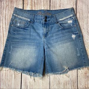 NWOT delia’s Bailey Distress Jean Shorts Jr(5/6)